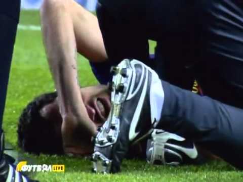 Sergio Busquets horrible Injury Barcelona vs Real Sociedad 4-01-2012