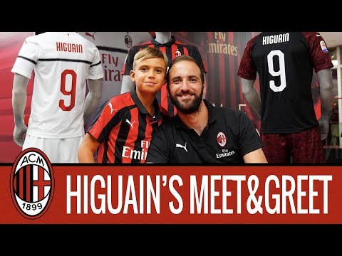 The fans’ enthusiasm for a special evening with Higuain