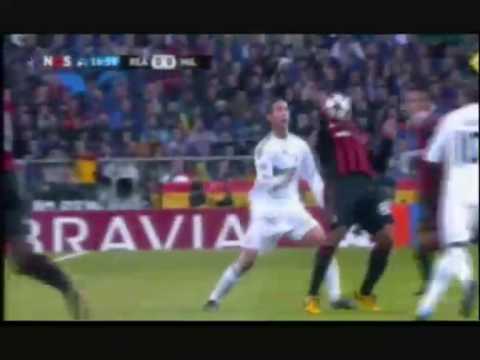 Real Madrid vs AC Milan – Ronaldinho amazing trick